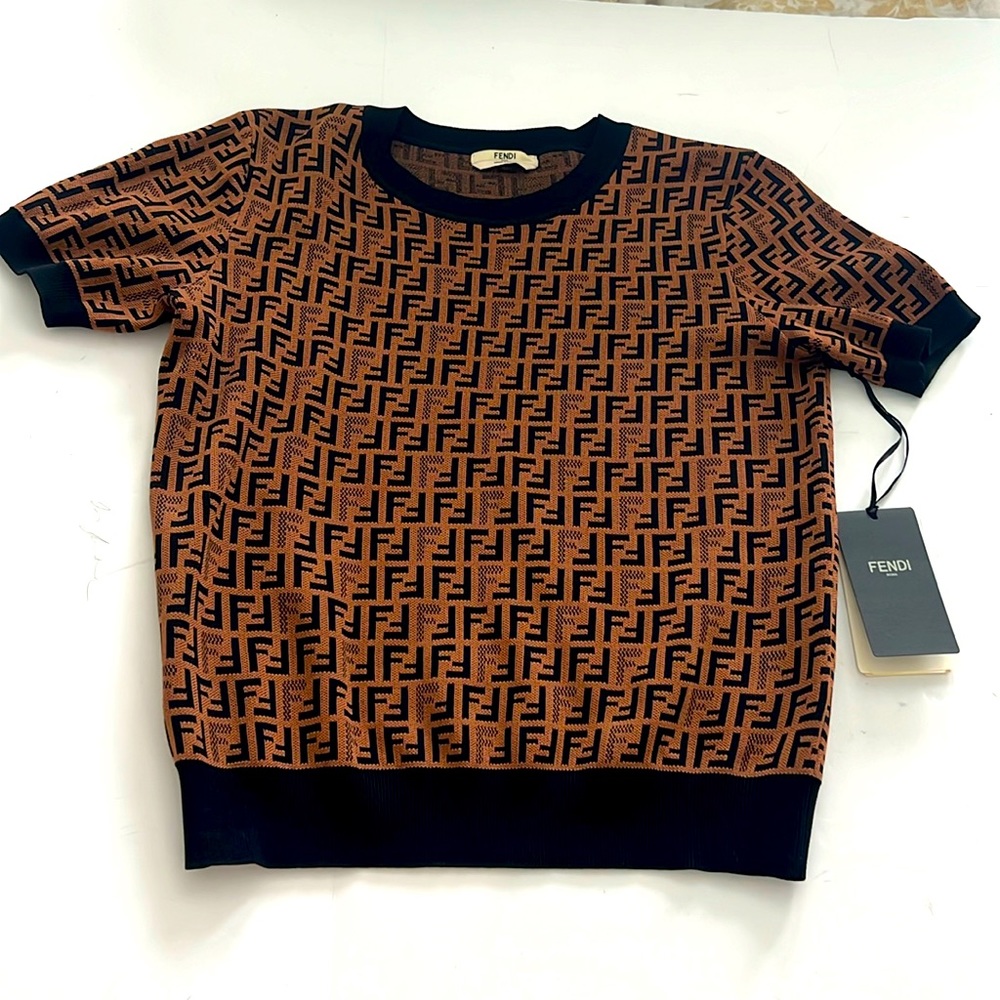 Fendi top size 38. Prices are firm. This piece is like new.